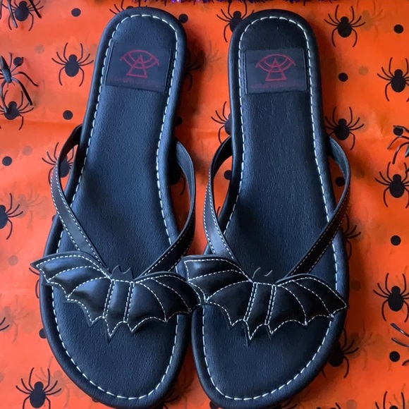 🦇 STRANGE CVLT BAT SANDALS 🦇 NWT 🦇 - Picture 6 of 16